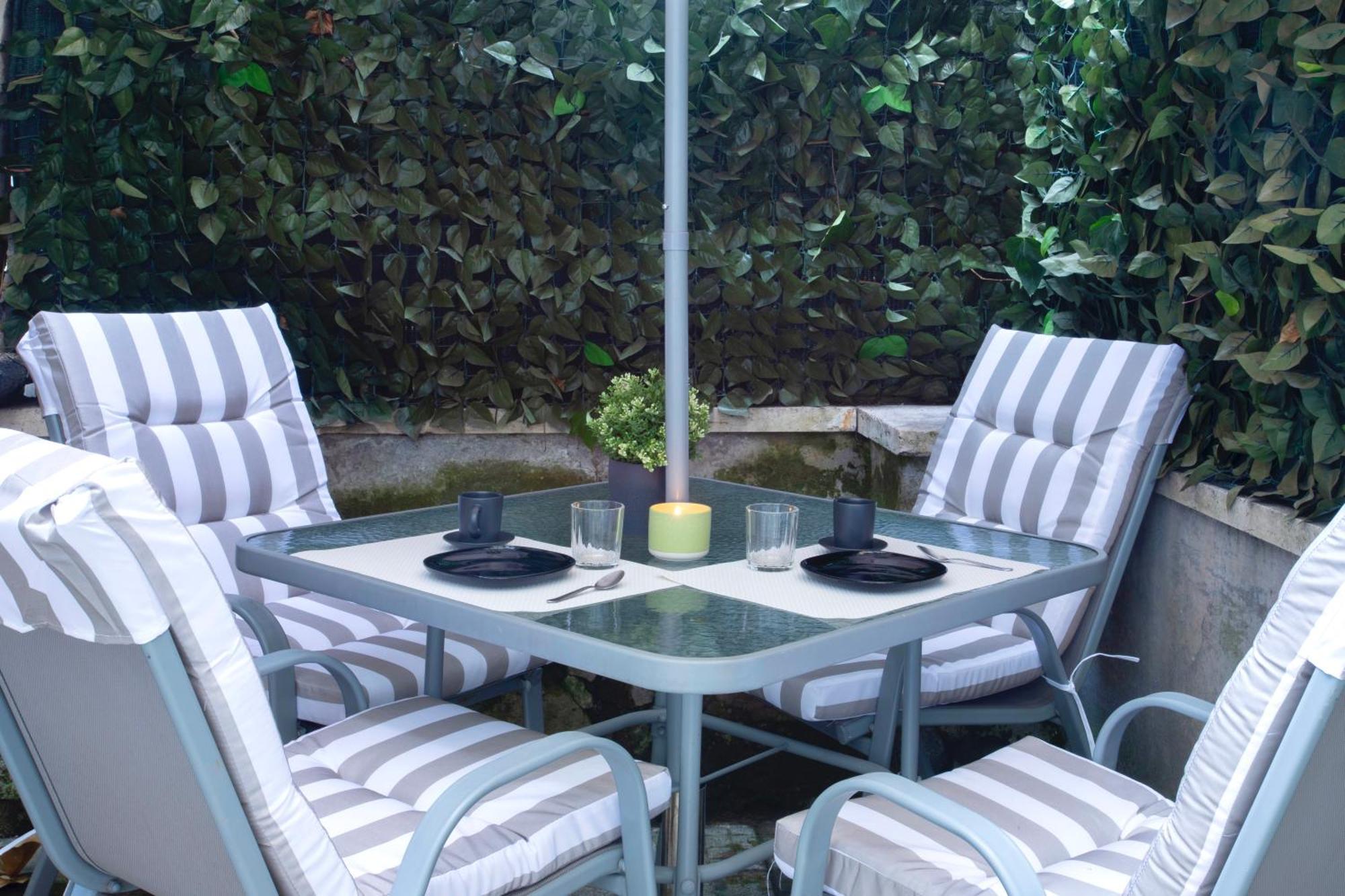 Isabella Stylish With Garden Rome